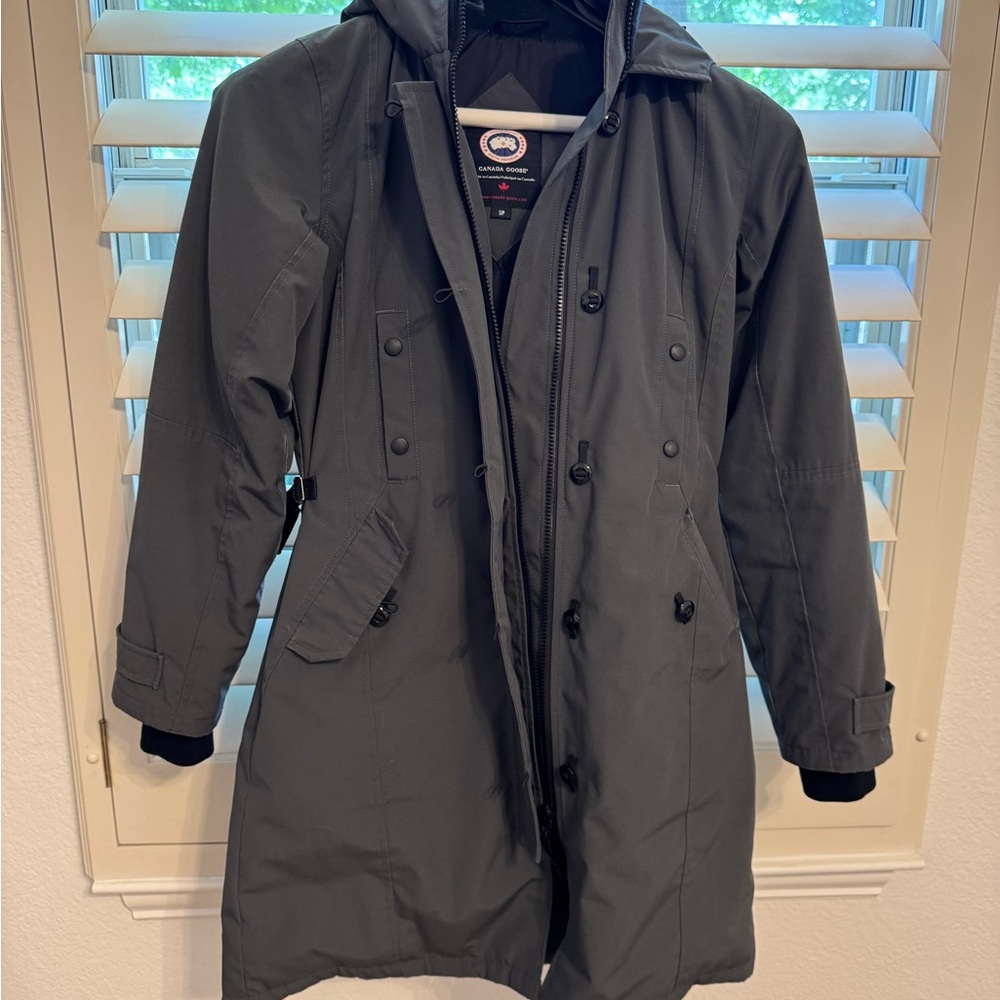 EUC Canada Goose Gray Jacket with Logo Patch